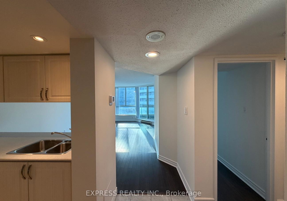 38-elm-street-toronto-ontario-c12815302