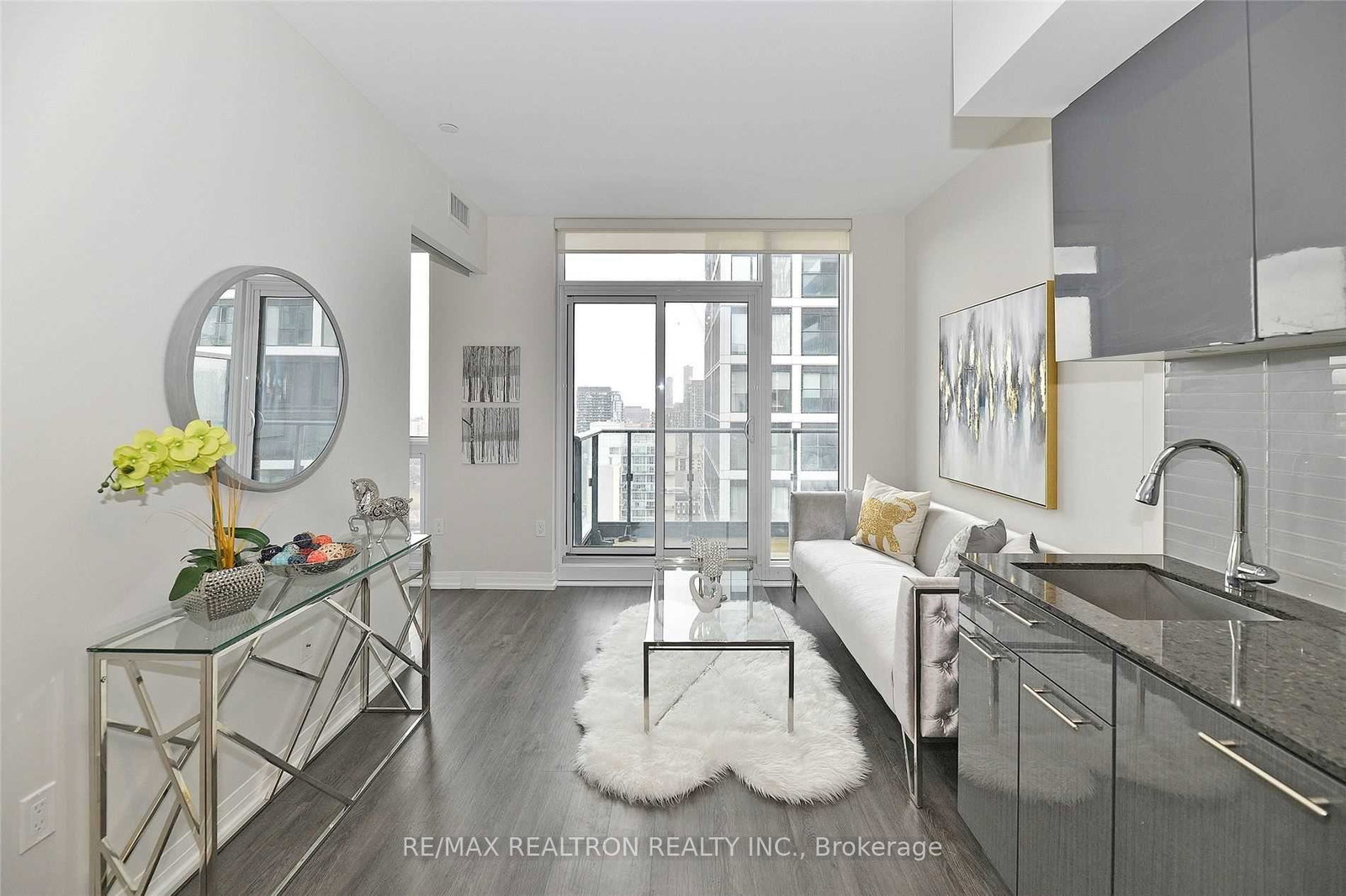 251-jarvis-street-toronto-ontario-c12815668