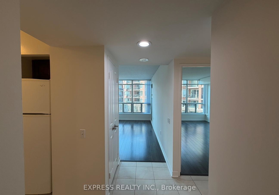 942-yonge-street-toronto-ontario-c12815778