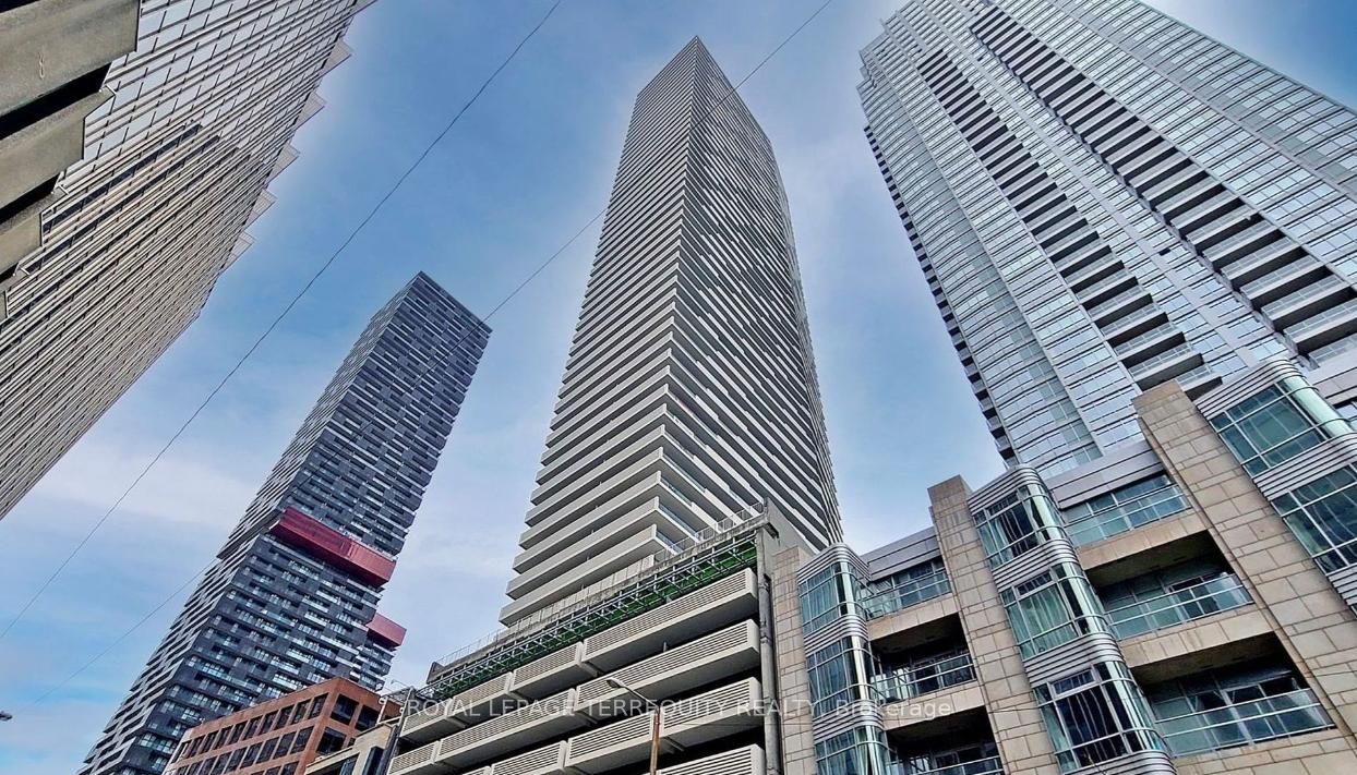 2221-yonge-street-toronto-ontario-c12816224