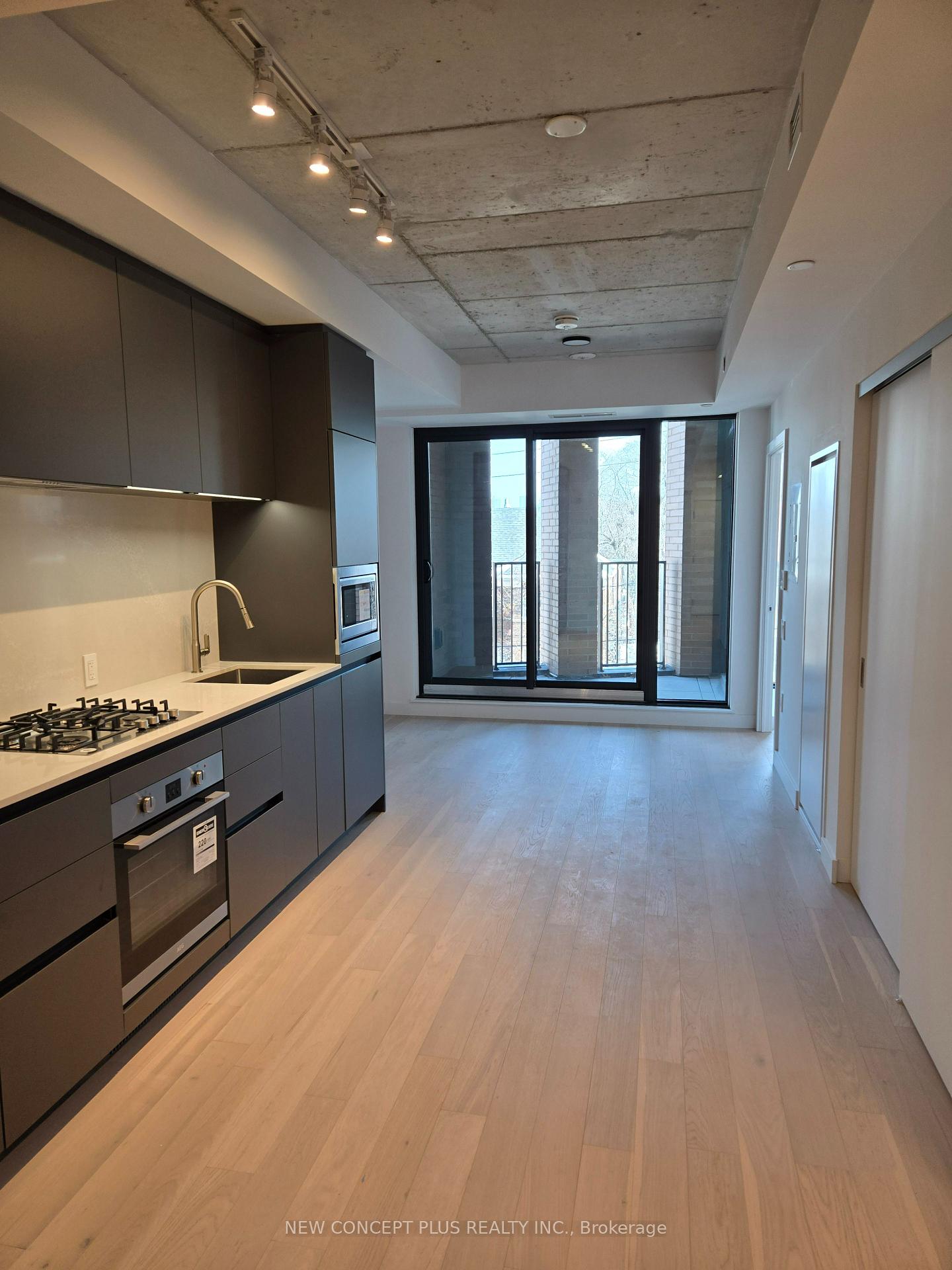 1736-bayview-avenue-toronto-ontario-c12816312
