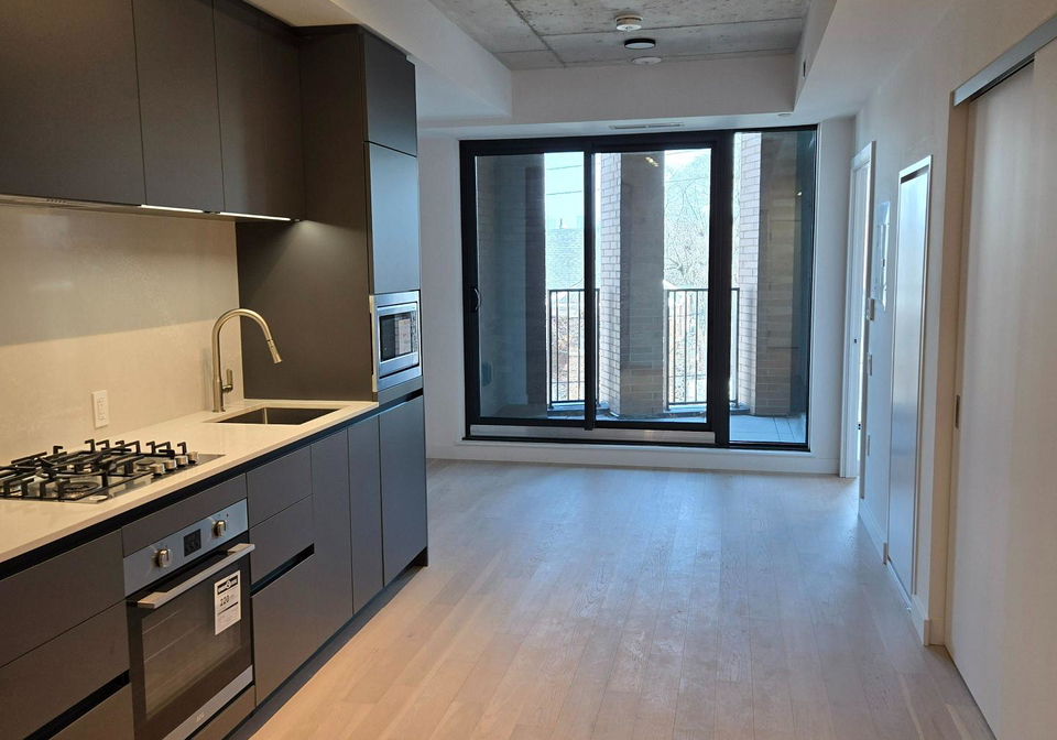 1736-bayview-avenue-toronto-ontario-c12816312