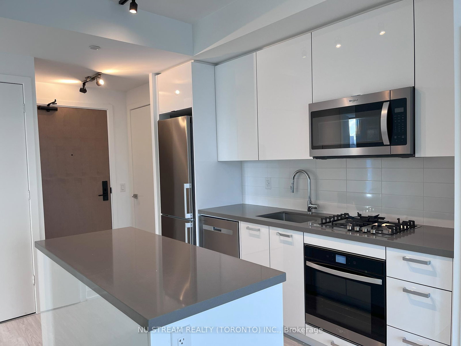 195-mccaul-street-toronto-ontario-c12817692