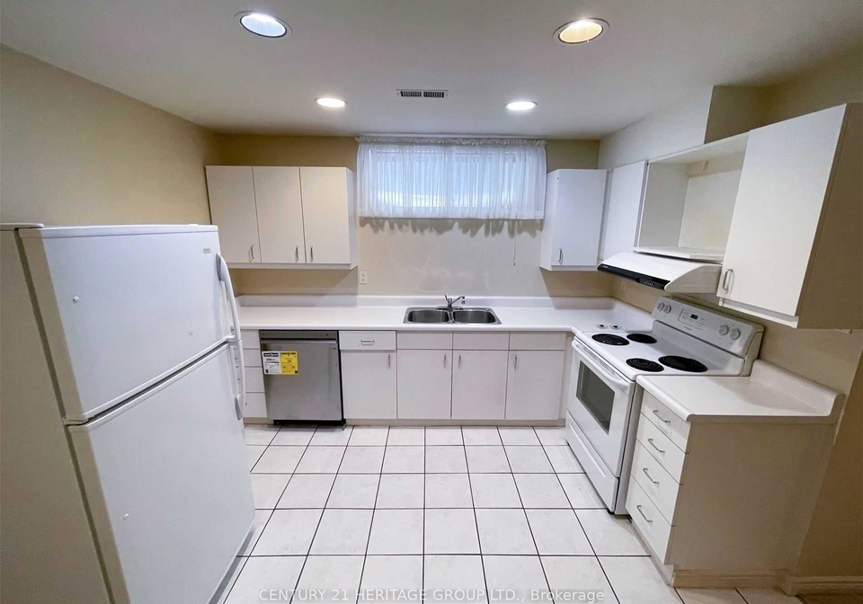 11-tournament-drive-north-york-ontario-c12818476