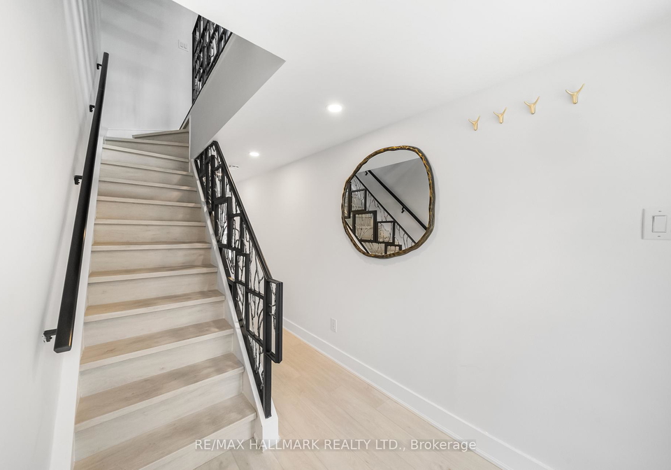 9-douville-court-toronto-ontario-c12818708