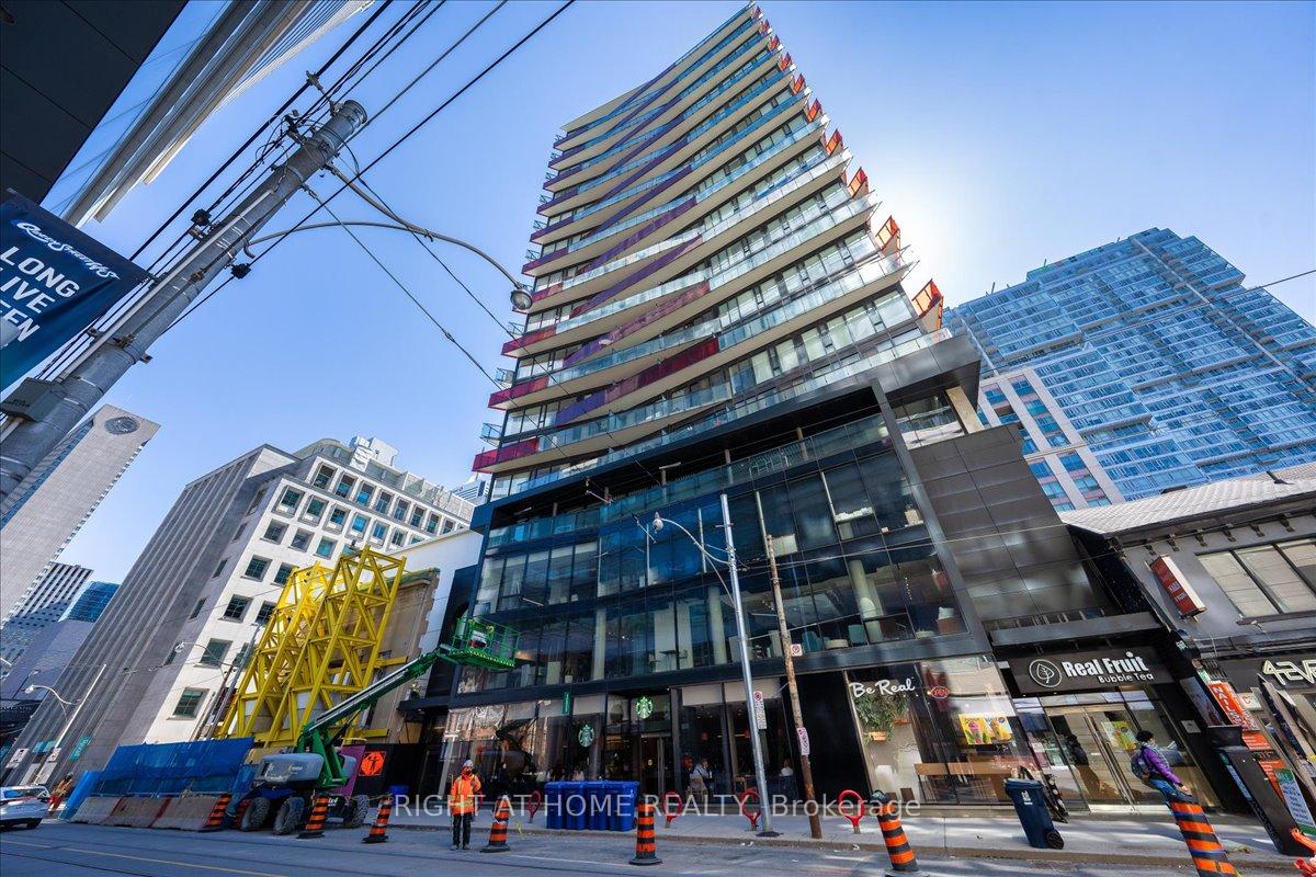 215-queen-street-w-toronto-ontario-c12818736