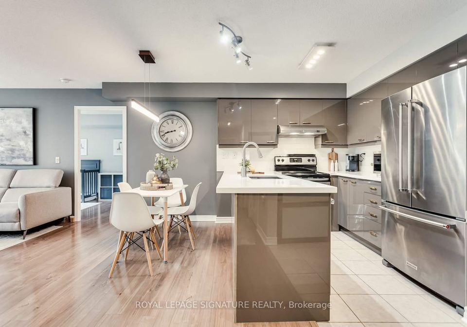 890-sheppard-avenue-w-toronto-ontario-c12819056