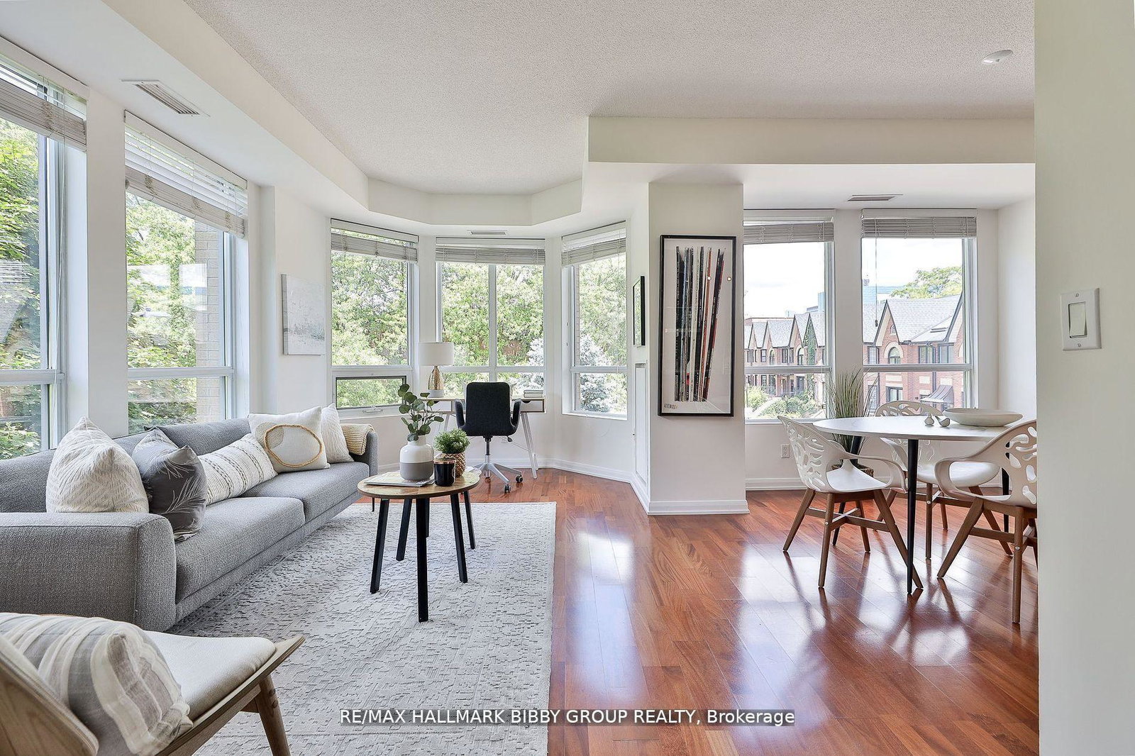 25-soho-street-toronto-ontario-c12820182