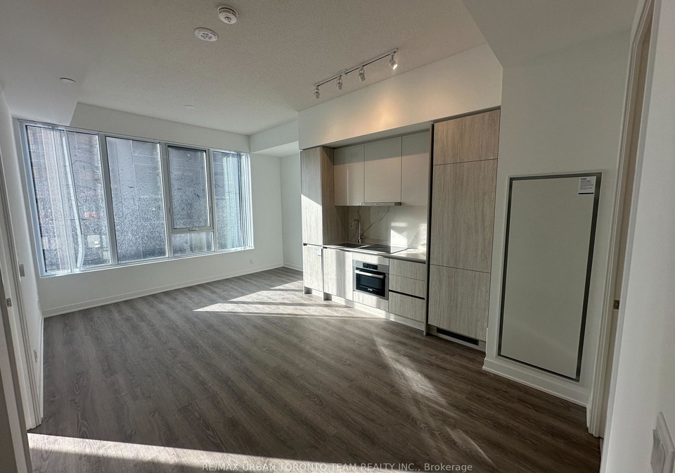 180-front-street-e-toronto-ontario-c12820358