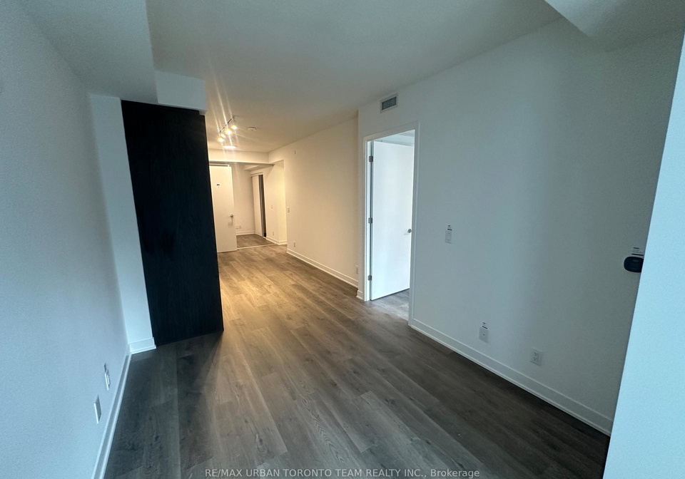 180-front-street-e-toronto-ontario-c12820622