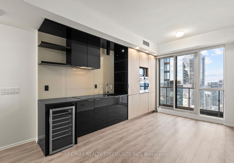 70-temperance-street-toronto-ontario-c12820694