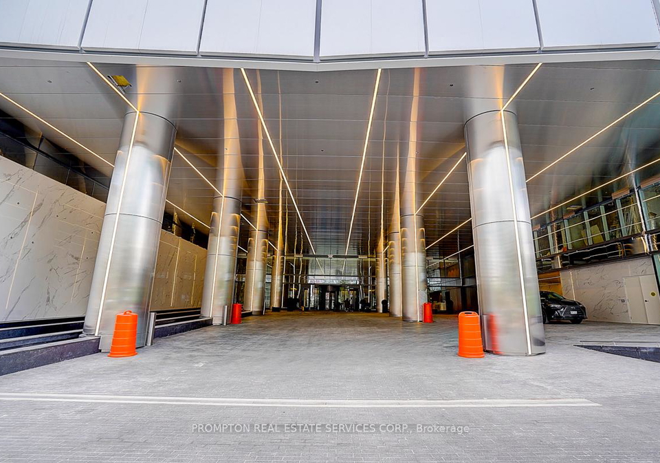 1-concord-cityplace-way-toronto-ontario-c12820932
