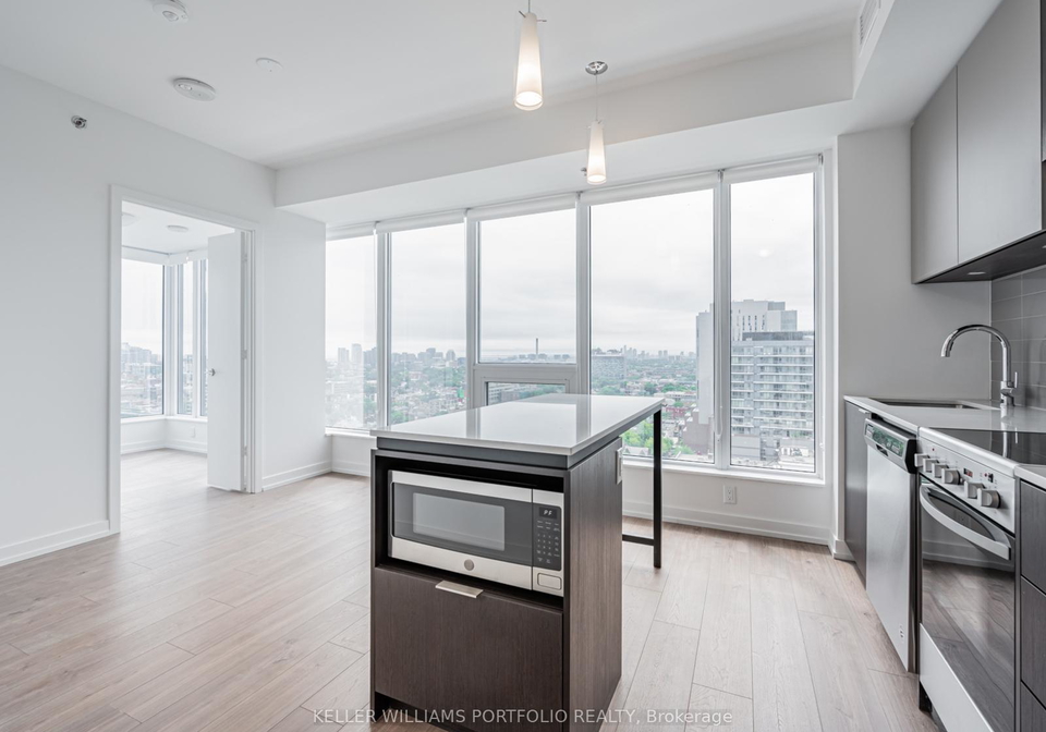 203-college-street-toronto-ontario-c12821022