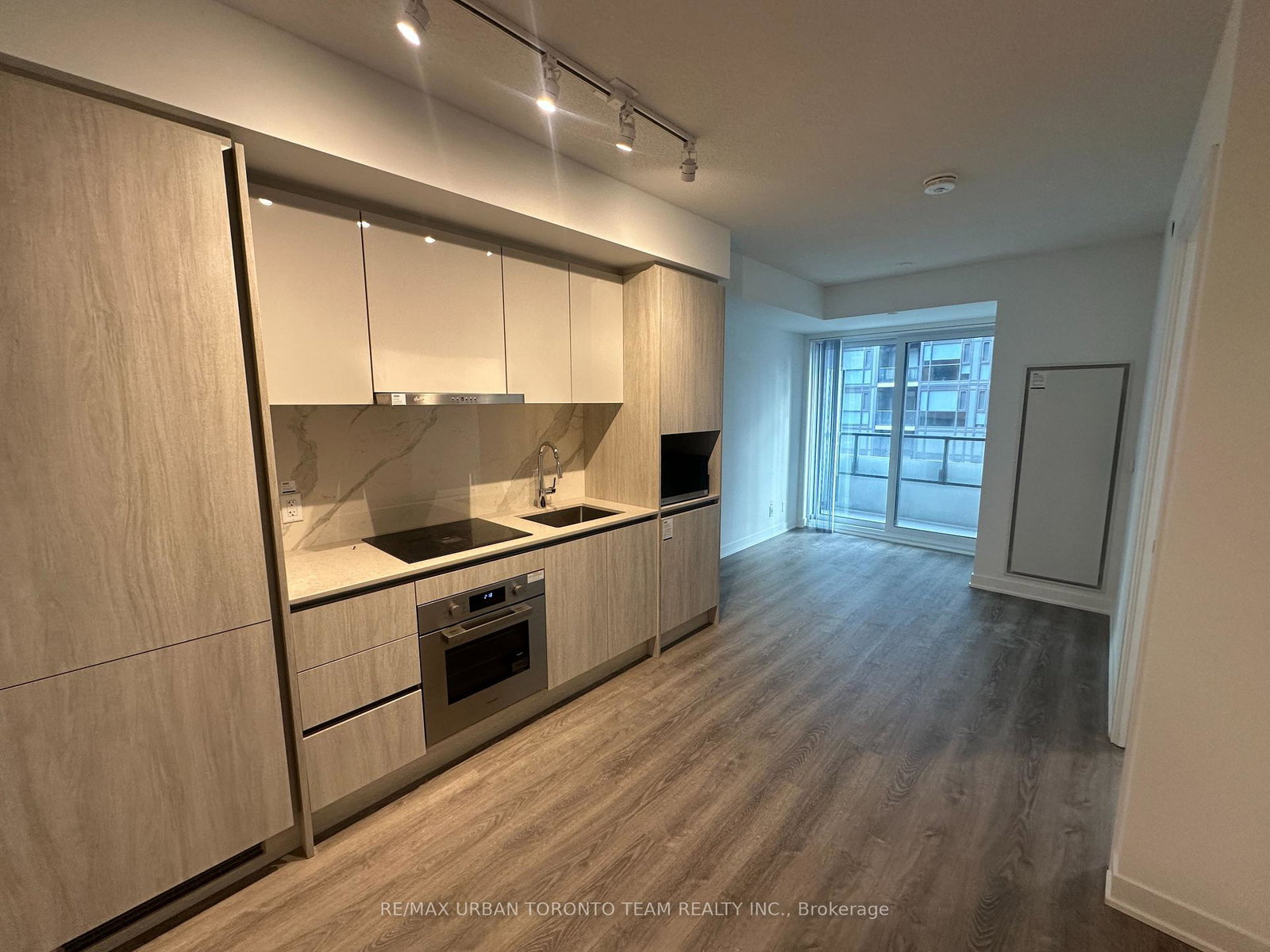 180-front-street-e-toronto-ontario-c12821082