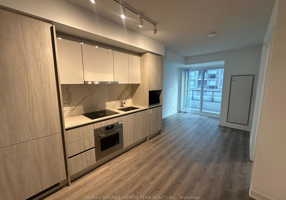 180-front-street-e-toronto-ontario-c12821082