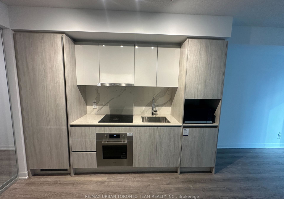180-front-street-e-toronto-ontario-c12821082