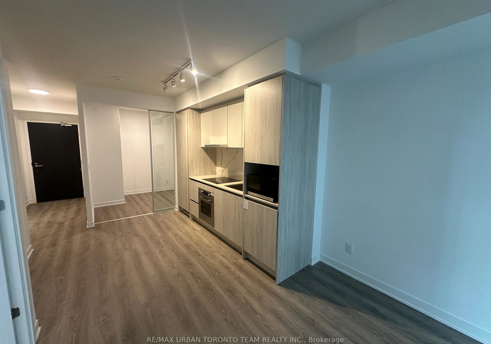 180-front-street-e-toronto-ontario-c12821082