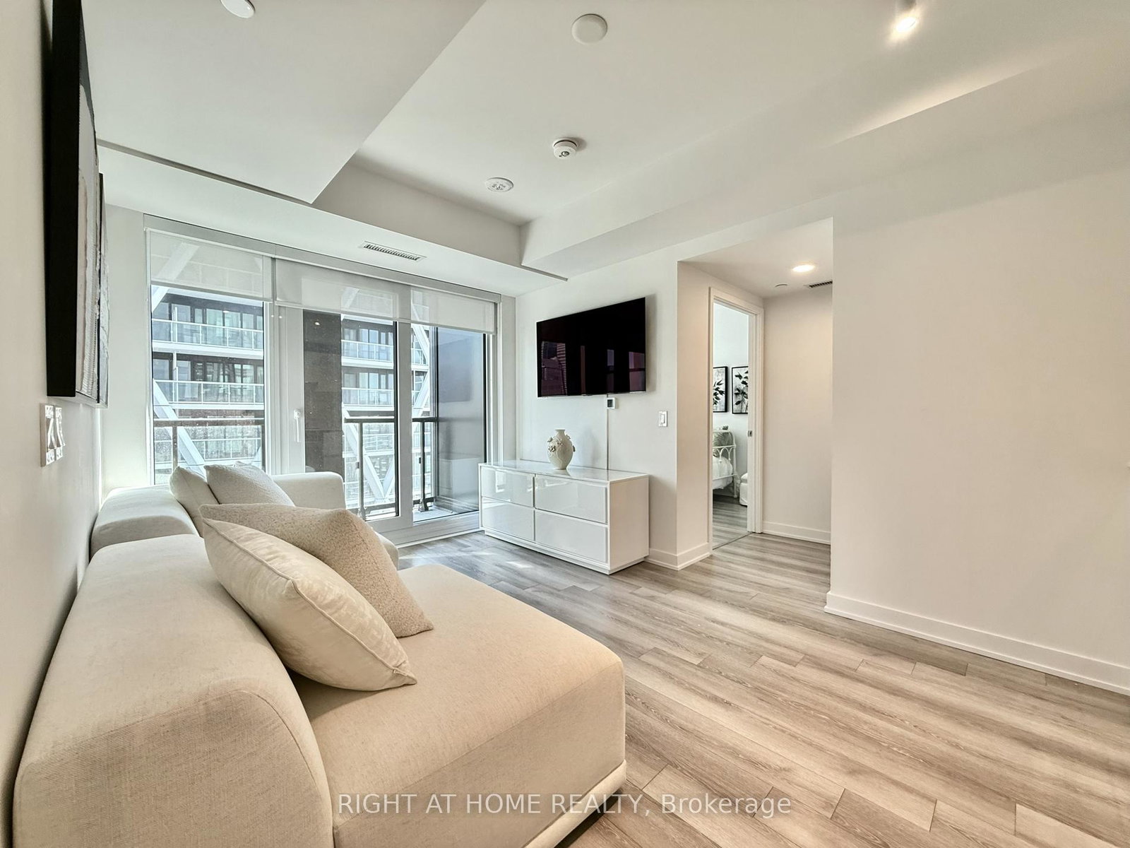 238-simcoe-street-toronto-ontario-c12821532