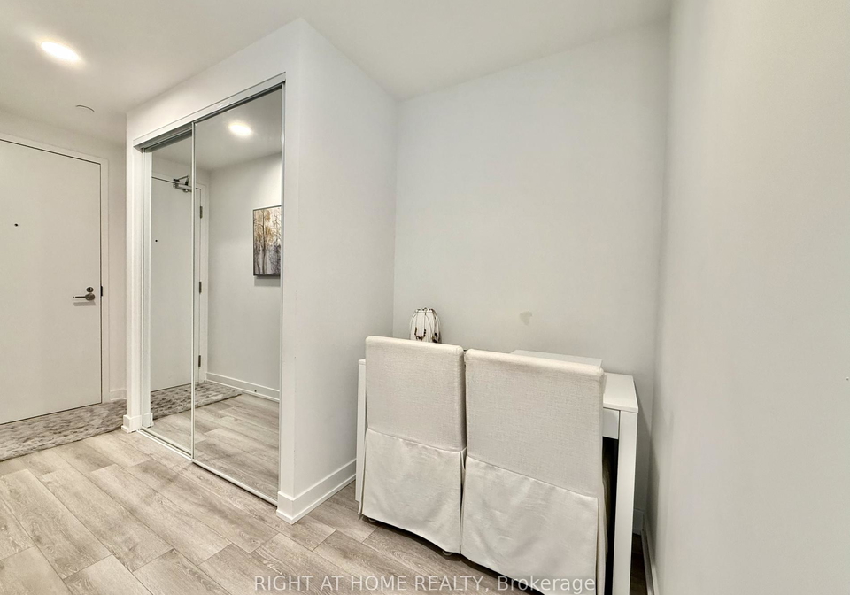 238-simcoe-street-toronto-ontario-c12821532