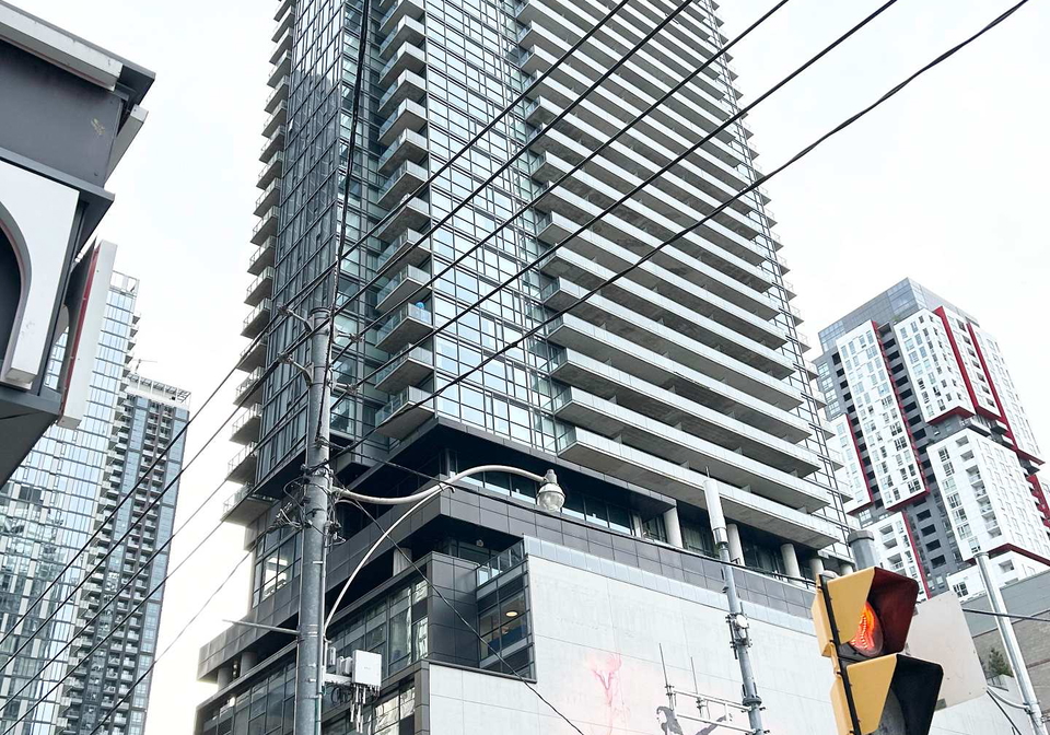 290-adelaide-street-w-toronto-ontario-c12821538