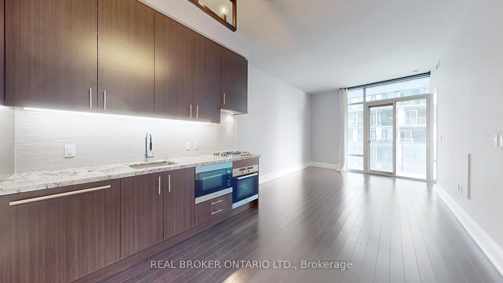 39-queens-quay-e-toronto-ontario-c12821888