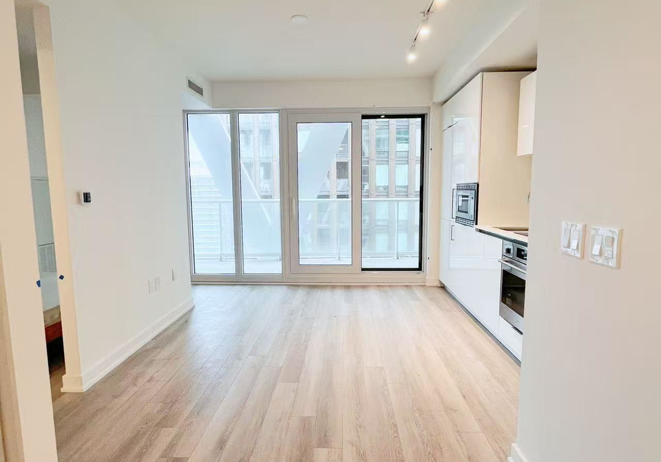 230-simcoe-street-toronto-ontario-c12822536