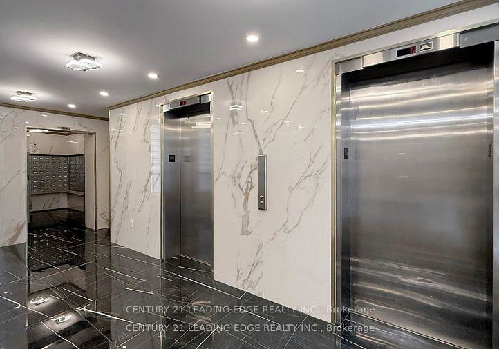 10-sunny-glenway-east-york-ontario-c12823682