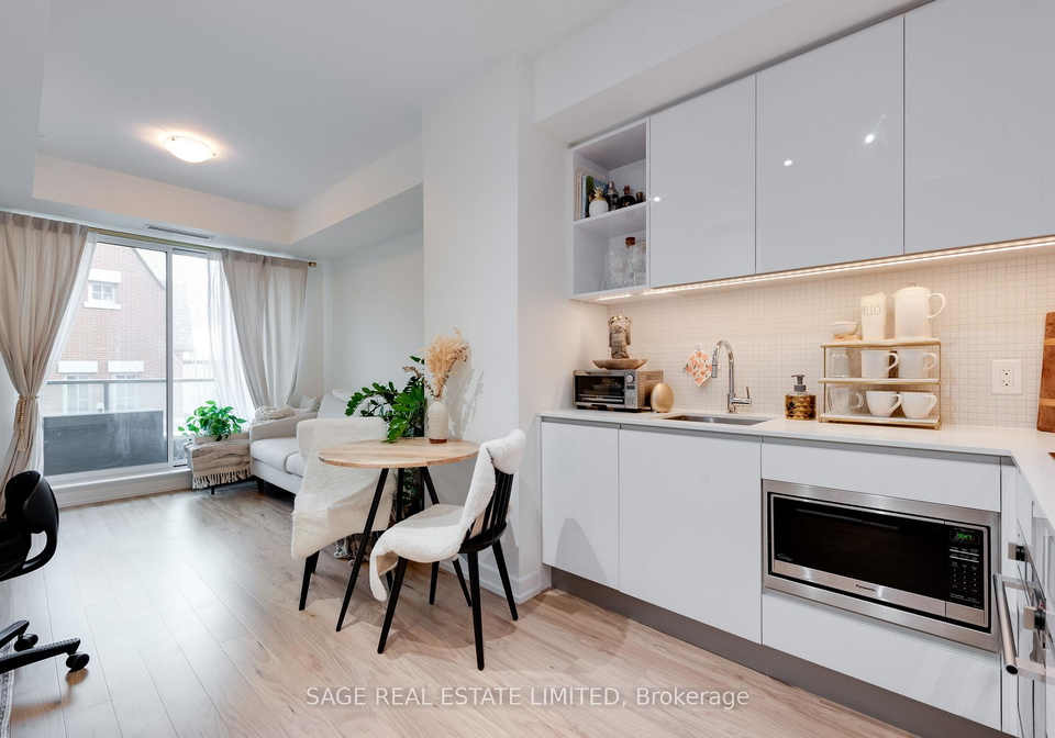 377-madison-avenue-toronto-ontario-c12825876