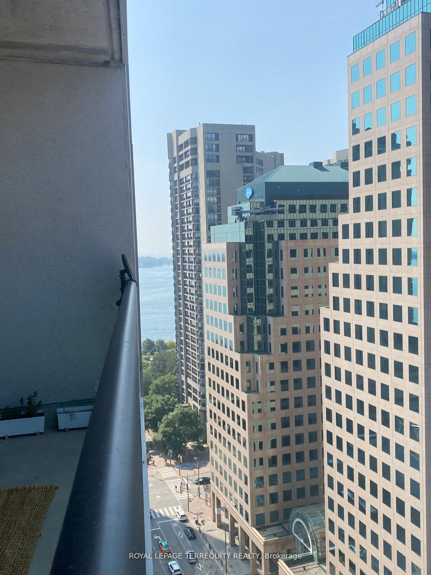 33-bay-street-toronto-ontario-c12827130