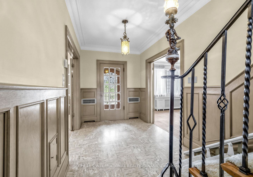10-gardiner-road-toronto-ontario-c12827556