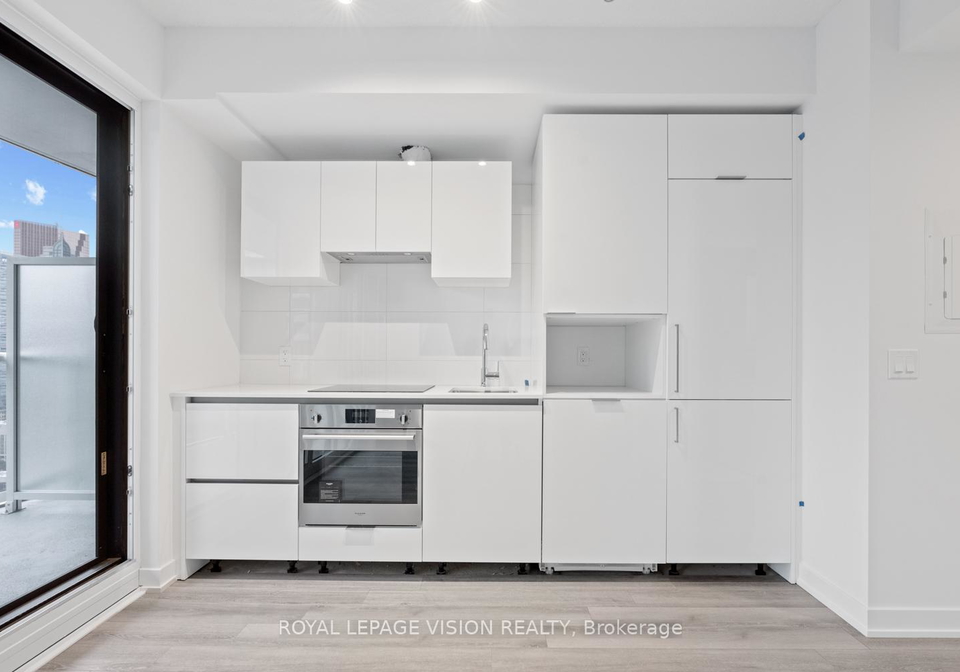 230-simcoe-street-toronto-ontario-c12828986