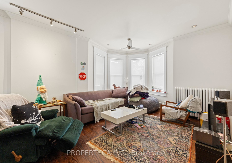 423-palmerston-boulevard-toronto-ontario-c12829204