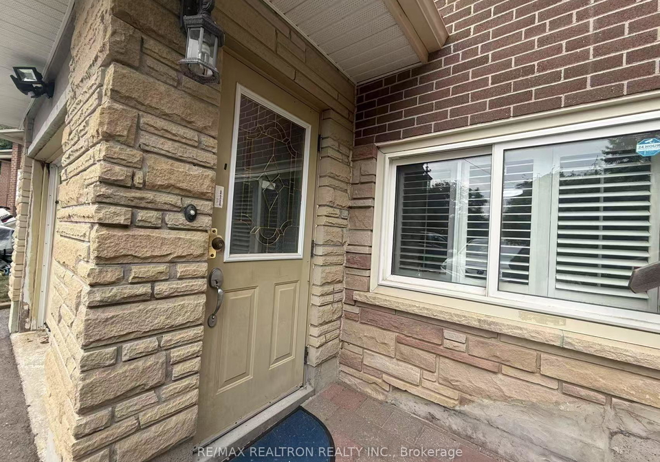 15-lotus-court-north-york-ontario-c12829212