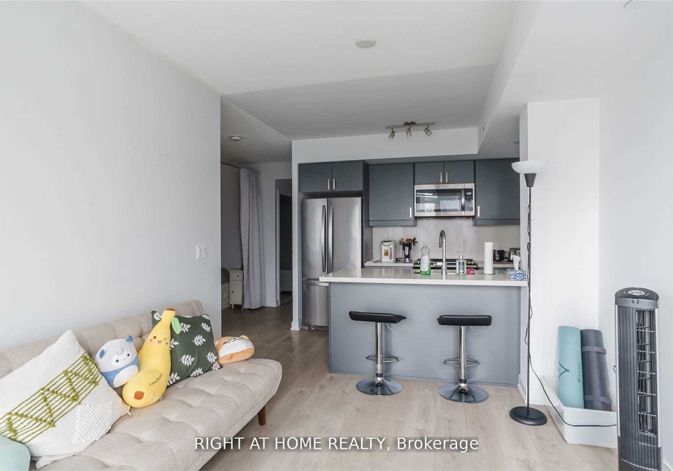 50-wellesley-street-e-toronto-ontario-c12829996