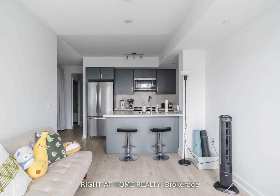 50-wellesley-street-e-toronto-ontario-c12829996