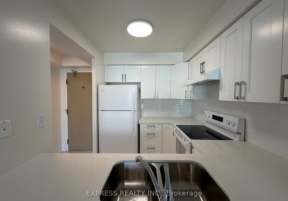 942-yonge-street-toronto-ontario-c12830076