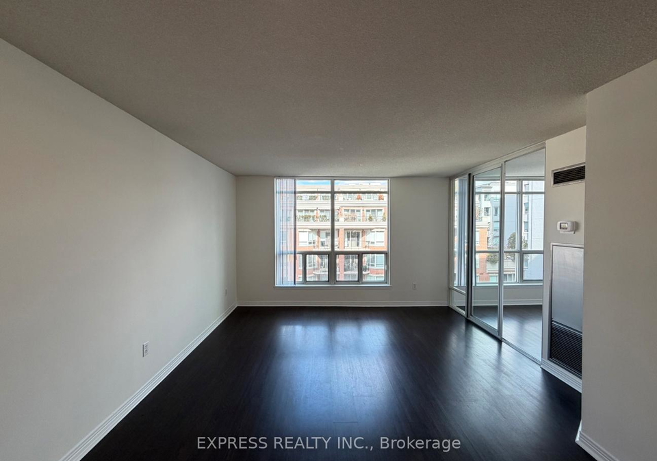 942-yonge-street-toronto-ontario-c12830076