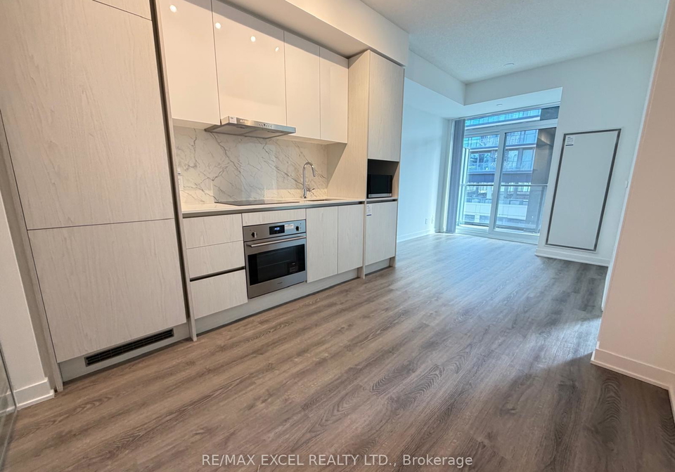 180-front-street-e-toronto-ontario-c12830096