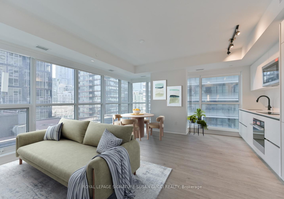 327-king-street-w-toronto-ontario-c12830144