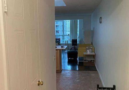 750-bay-street-toronto-ontario-c12830484