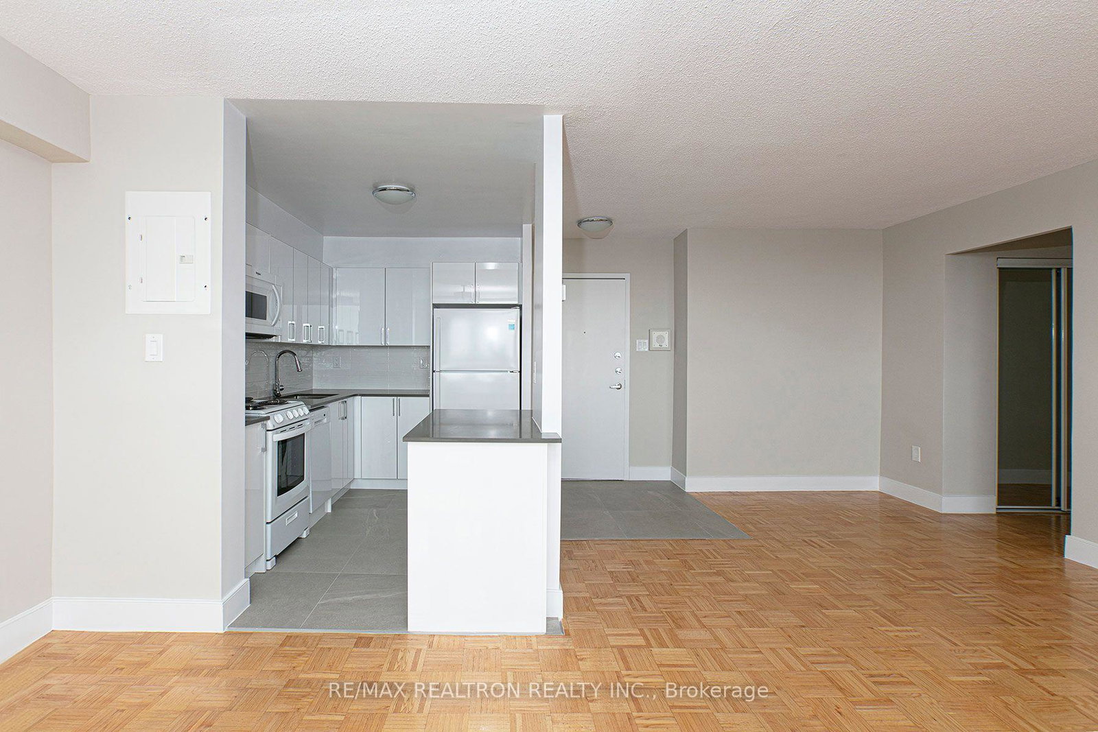 666-spadina-avenue-toronto-ontario-c12830658