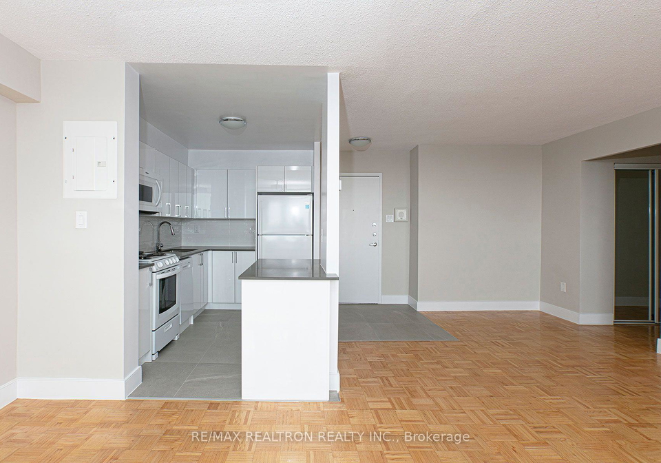 666-spadina-avenue-toronto-ontario-c12830658