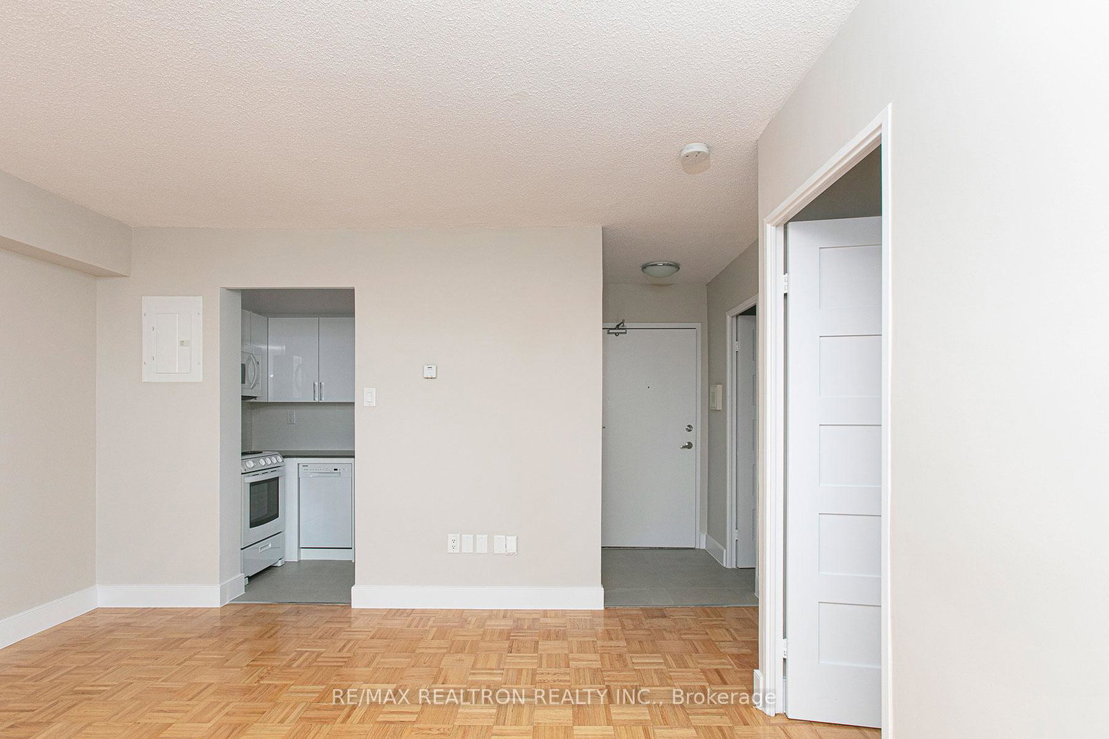 666-spadina-avenue-toronto-ontario-c12830660
