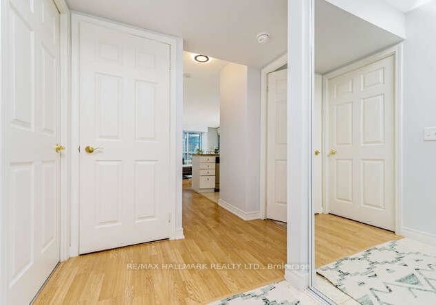 30-grand-trunk-crescent-toronto-ontario-c12830802