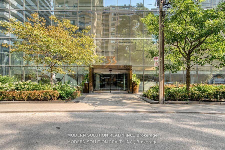 33-charles-street-e-toronto-ontario-c12830880