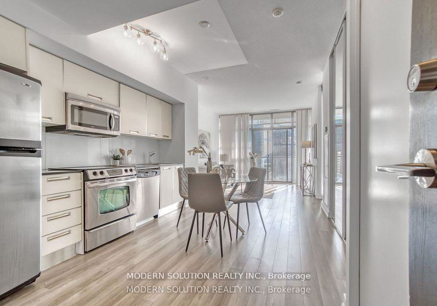 33-charles-street-e-toronto-ontario-c12830880