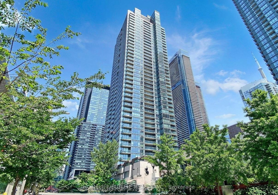 15-fort-york-boulevard-toronto-ontario-c12830976