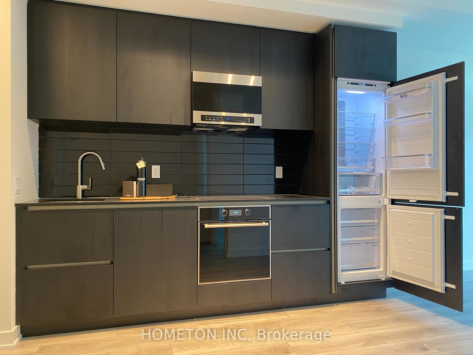 110-broadway-avenue-toronto-ontario-c12831446