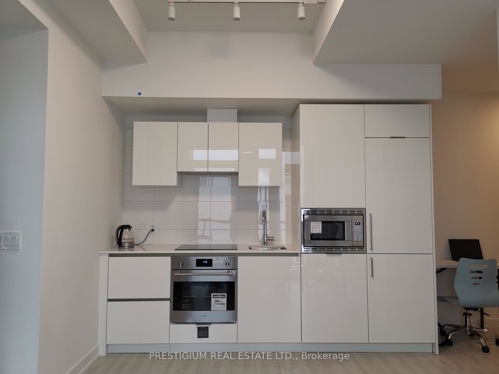 238-simcoe-street-toronto-ontario-c12831482