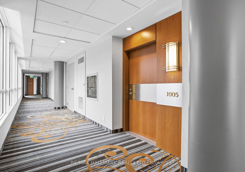 211-queens-quay-w-toronto-ontario-c12831878